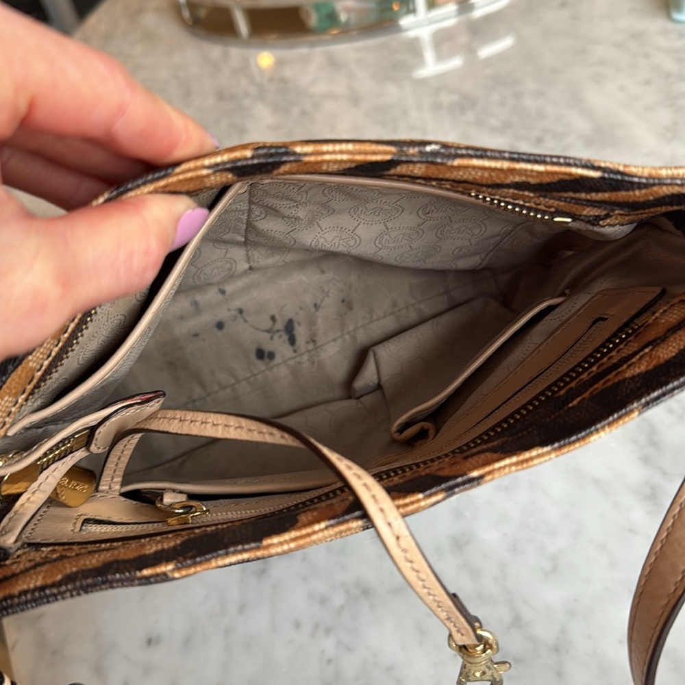 Michael Kors Tiger Print Crossbody - Picture 7 of 10